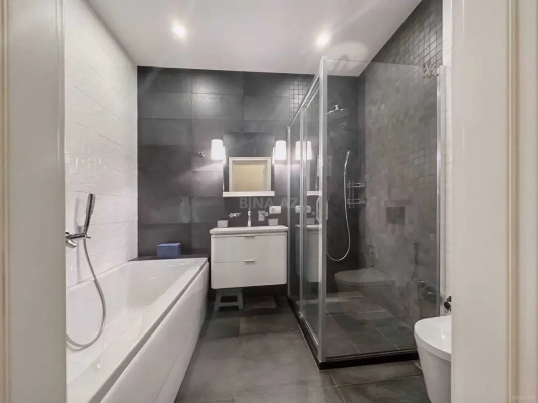 Kirayə verilir 4 otaqlı mənzil 210 m²