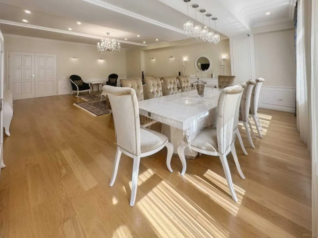 Kirayə verilir 4 otaqlı mənzil 210 m²