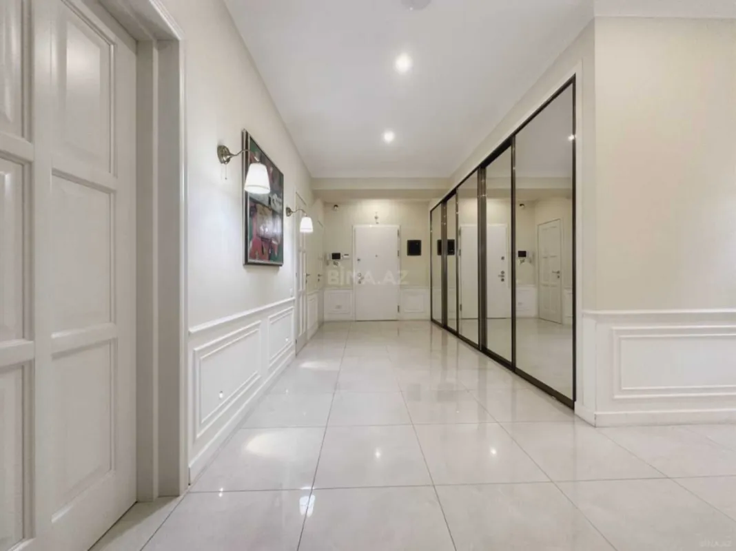 Kirayə verilir 4 otaqlı mənzil 210 m²