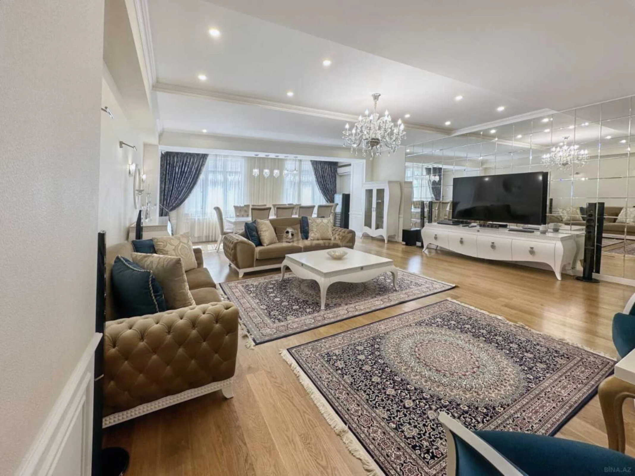 Kirayə verilir 4 otaqlı mənzil 210 m²