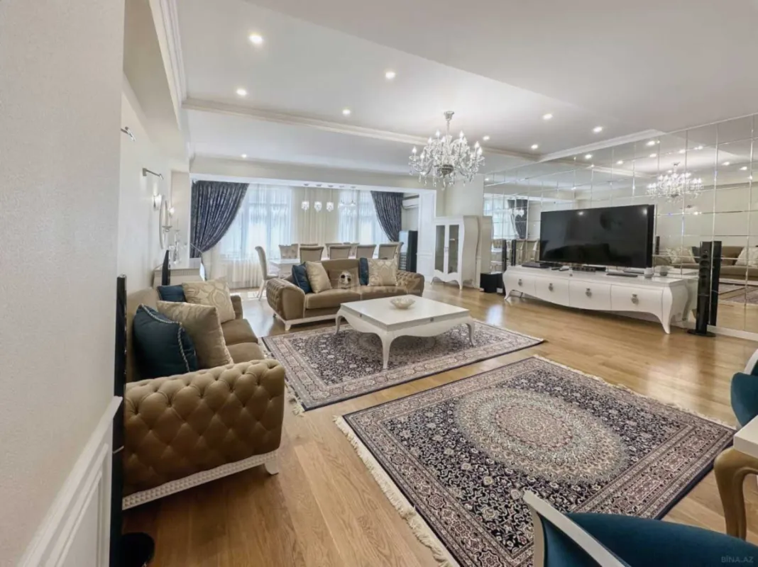 Kirayə verilir 4 otaqlı mənzil 210 m²