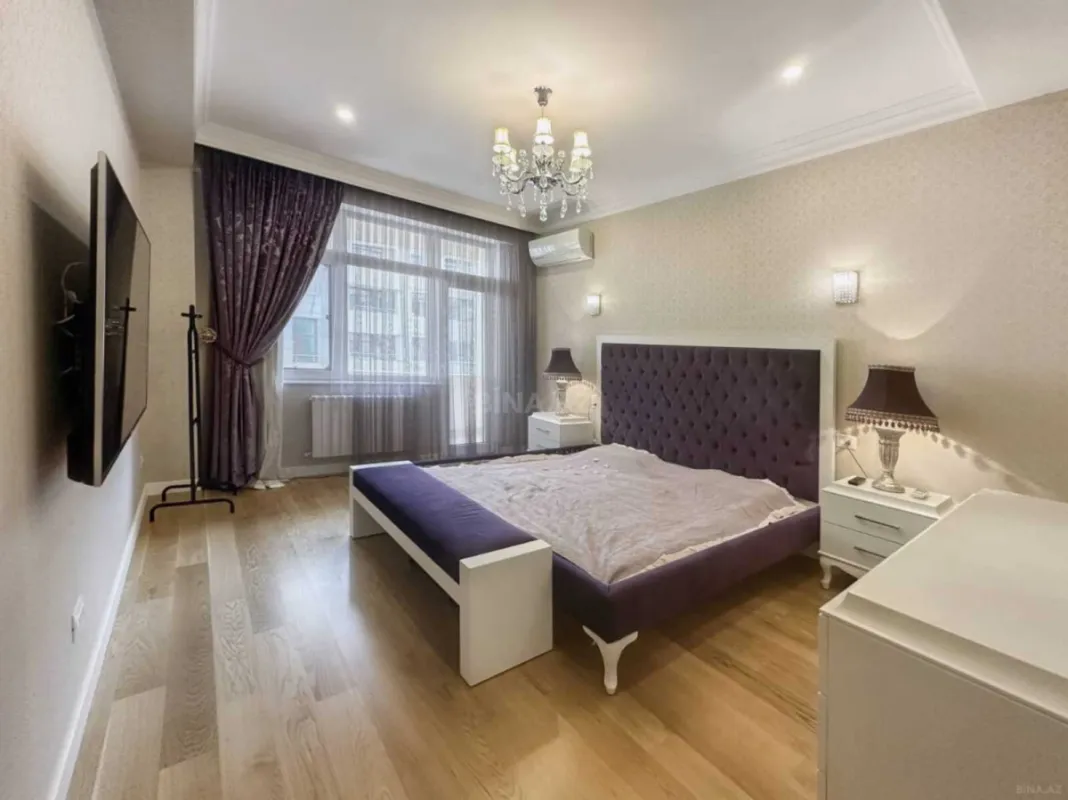 Kirayə verilir 4 otaqlı mənzil 210 m²