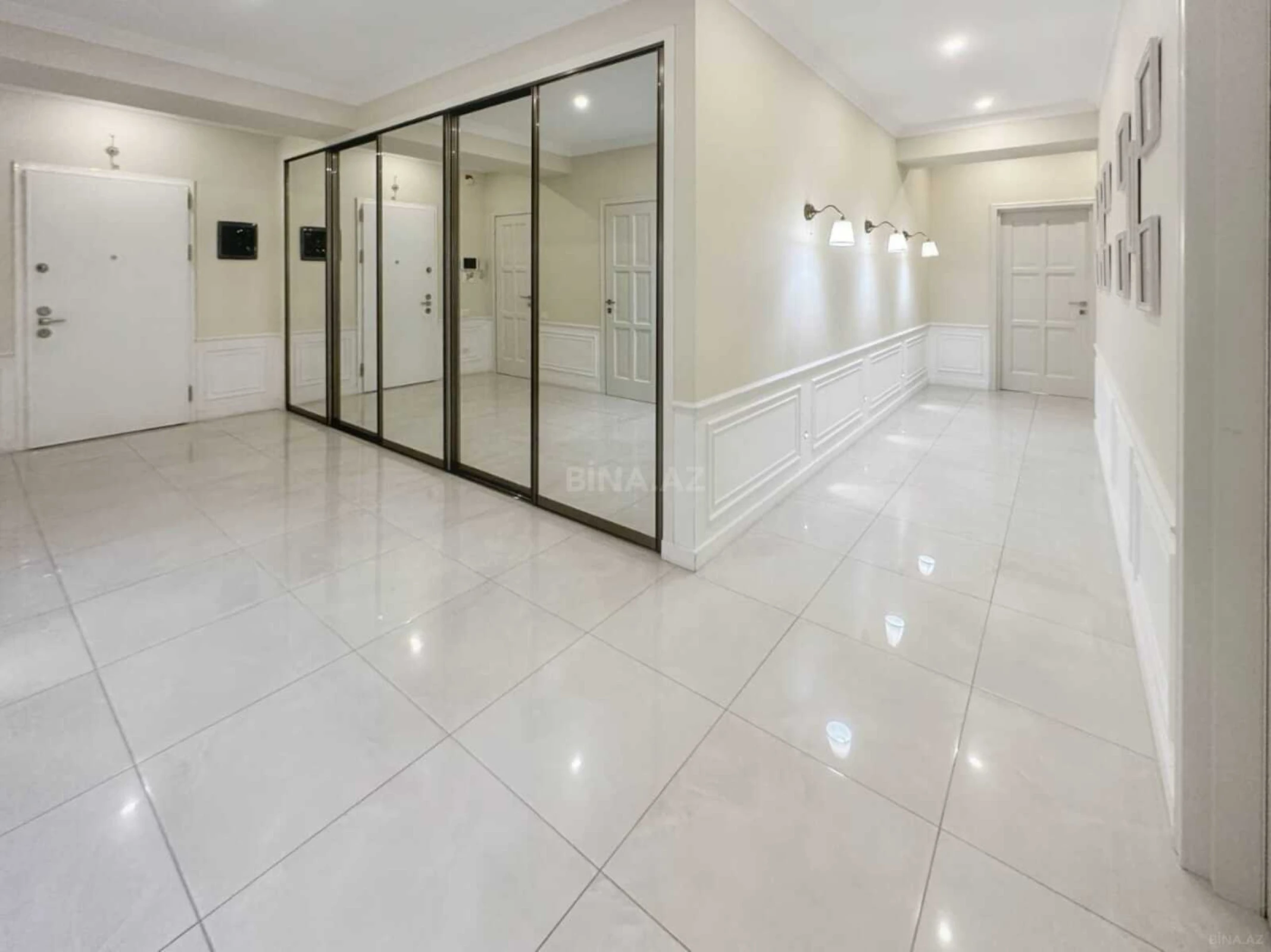 Kirayə verilir 4 otaqlı mənzil 210 m²