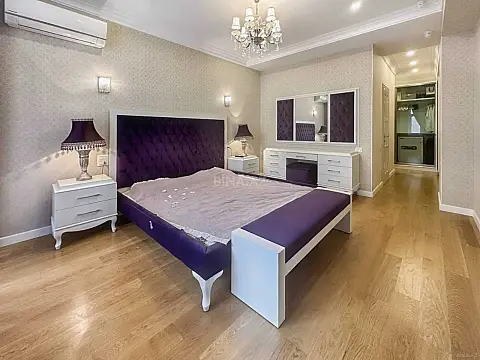 Kirayə verilir 4 otaqlı mənzil 210 m²