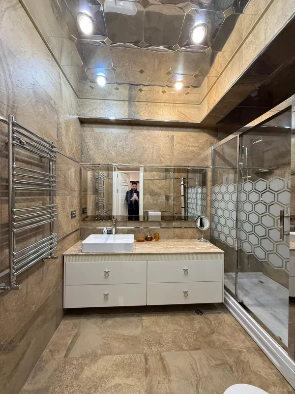 Satılır 4 otaqlı mənzil 193 m²