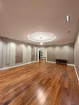 Satılır 4 otaqlı mənzil 193 m²