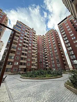 Satılır 4 otaqlı mənzil 193 m² — Bakı, İnşaatçılar 4 otaq 193.00 m²