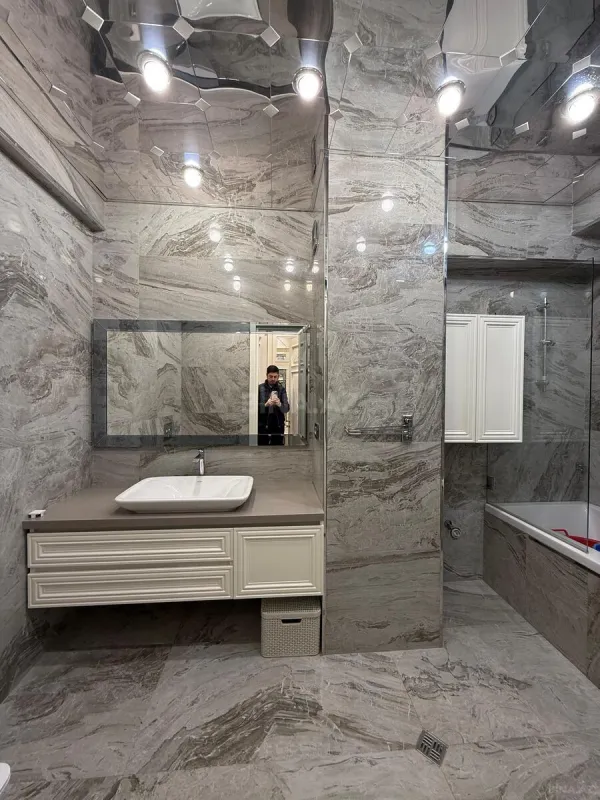 Satılır 4 otaqlı mənzil 193 m²