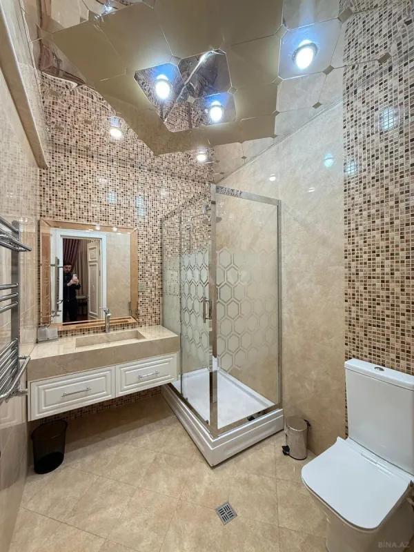 Satılır 4 otaqlı mənzil 193 m²