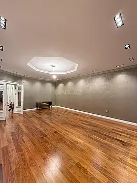 Satılır 4 otaqlı mənzil 193 m²