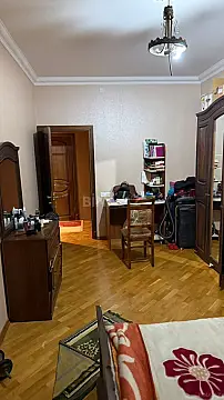 Satılır 3 otaqlı mənzil 130 m²