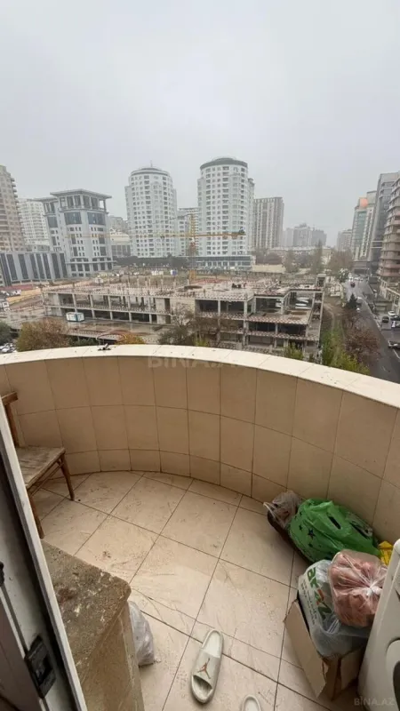 Satılır 3 otaqlı mənzil 130 m²