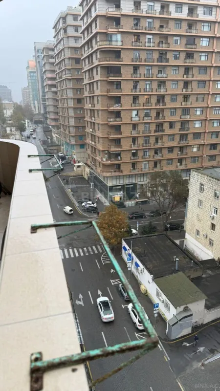 Satılır 3 otaqlı mənzil 130 m²