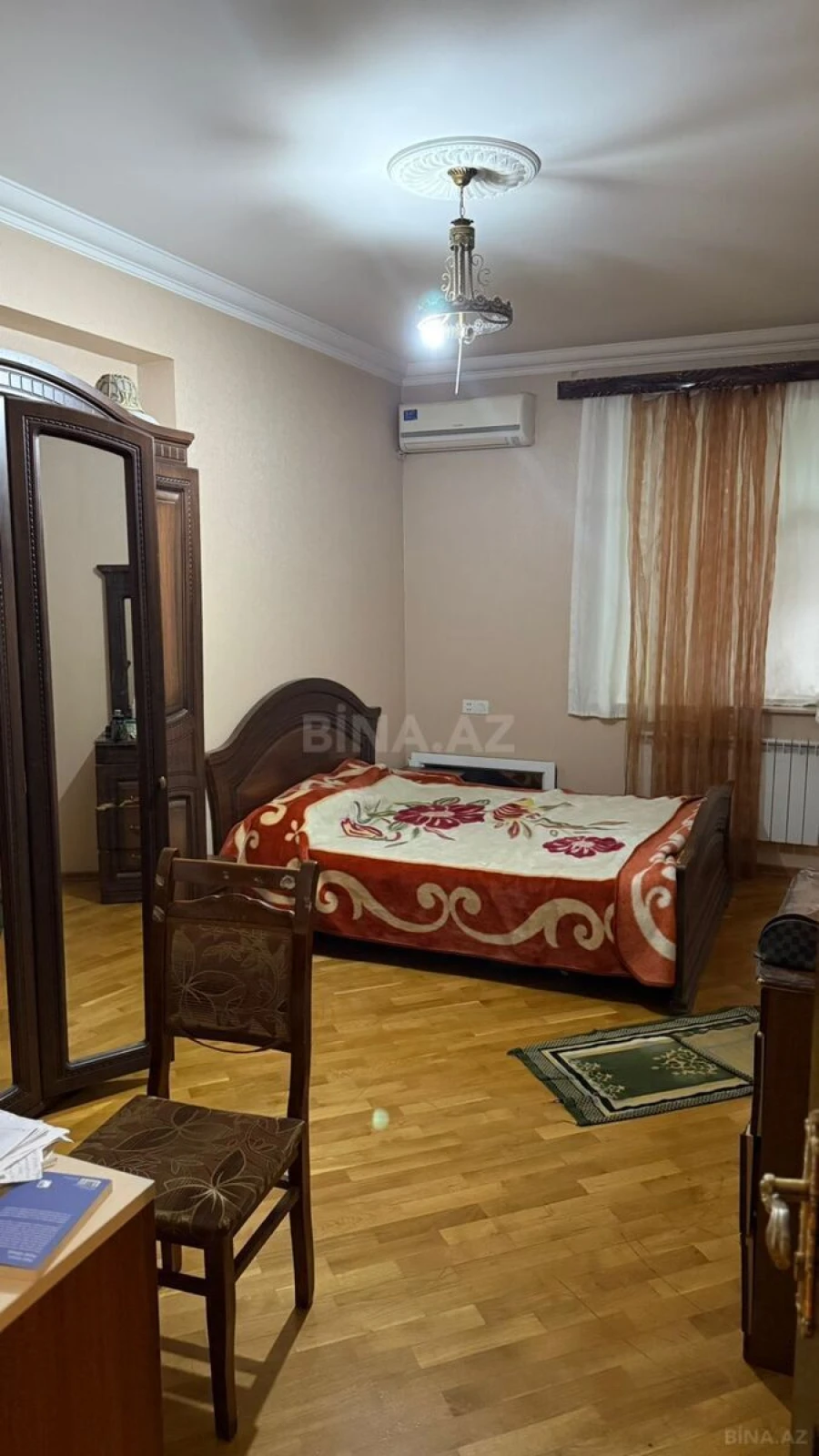 Satılır 3 otaqlı mənzil 130 m²
