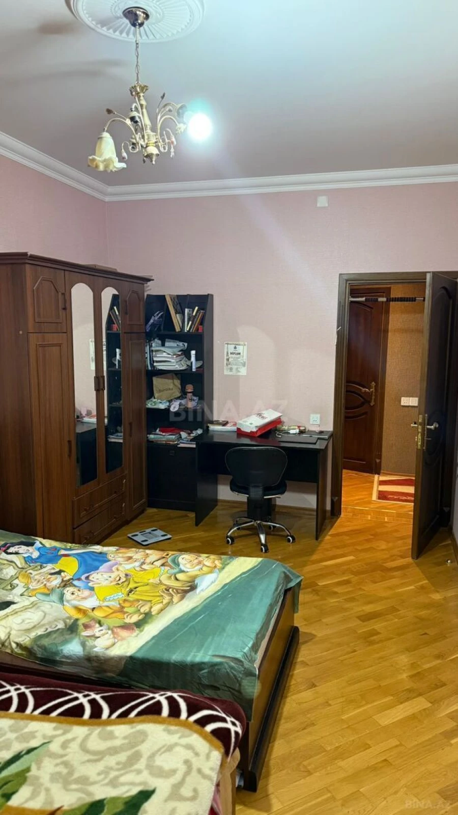 Satılır 3 otaqlı mənzil 130 m²