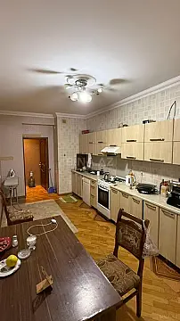 Satılır 3 otaqlı mənzil 130 m²