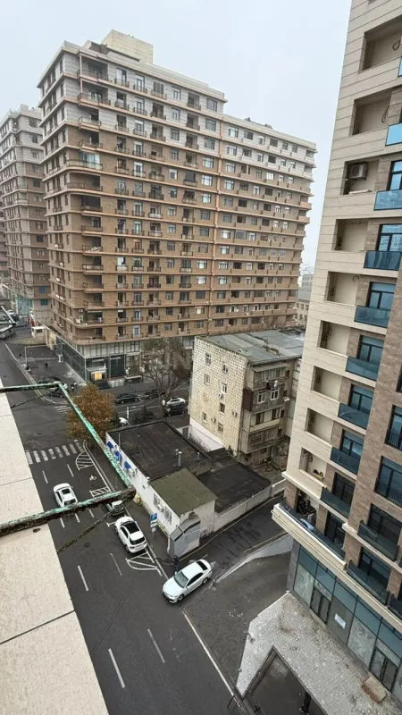 Satılır 3 otaqlı mənzil 130 m²