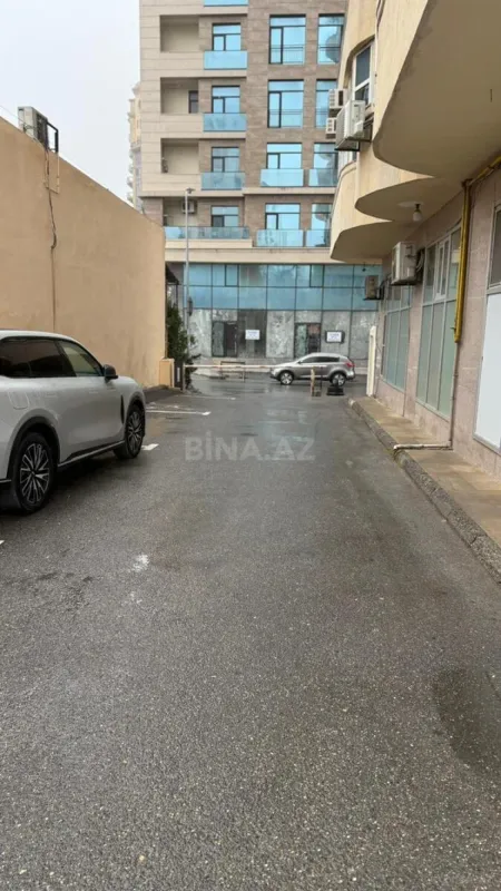 Satılır 3 otaqlı mənzil 130 m²