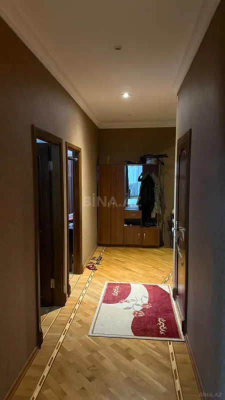 Satılır 3 otaqlı mənzil 130 m²