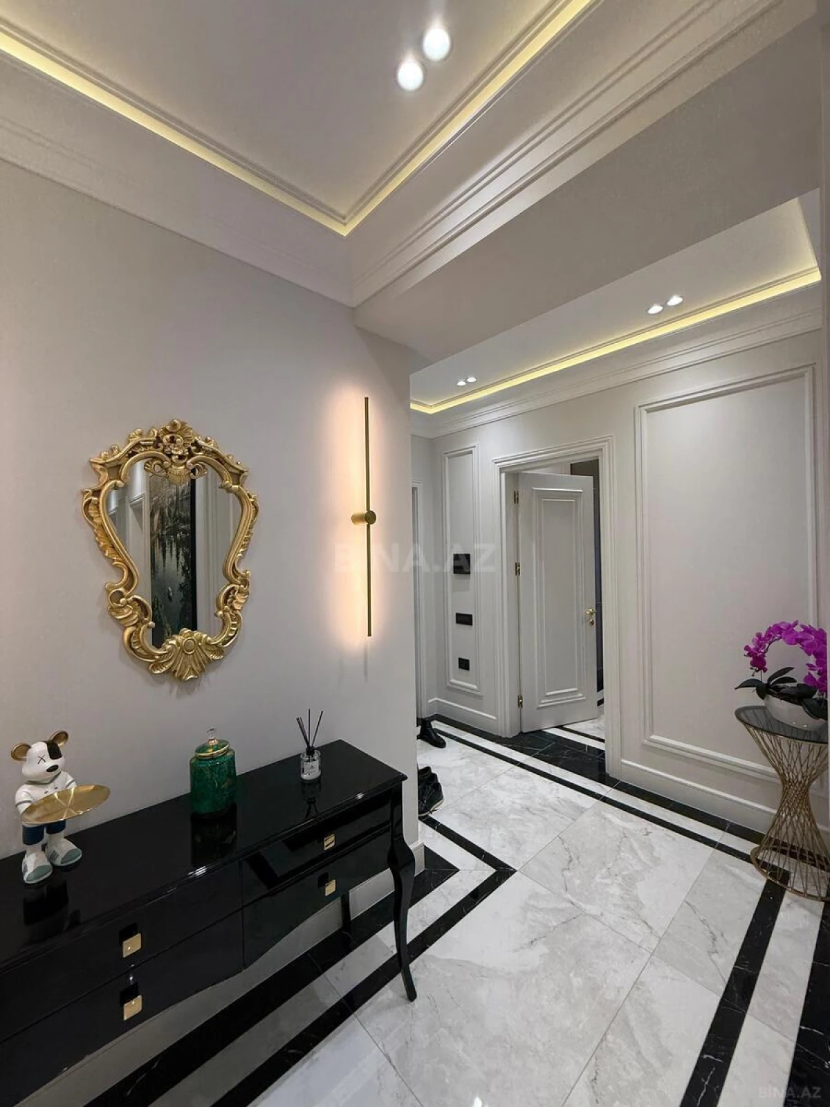 Satılır 4 otaqlı mənzil 140 m²