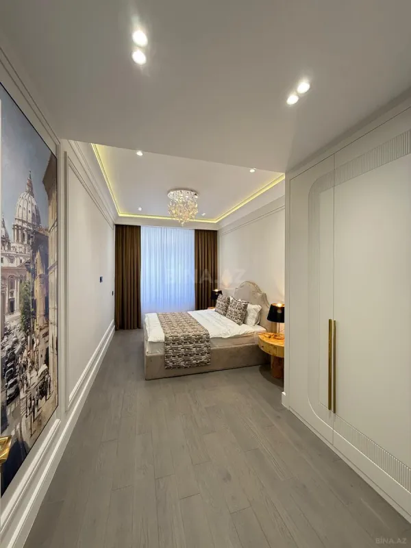 Satılır 4 otaqlı mənzil 140 m²