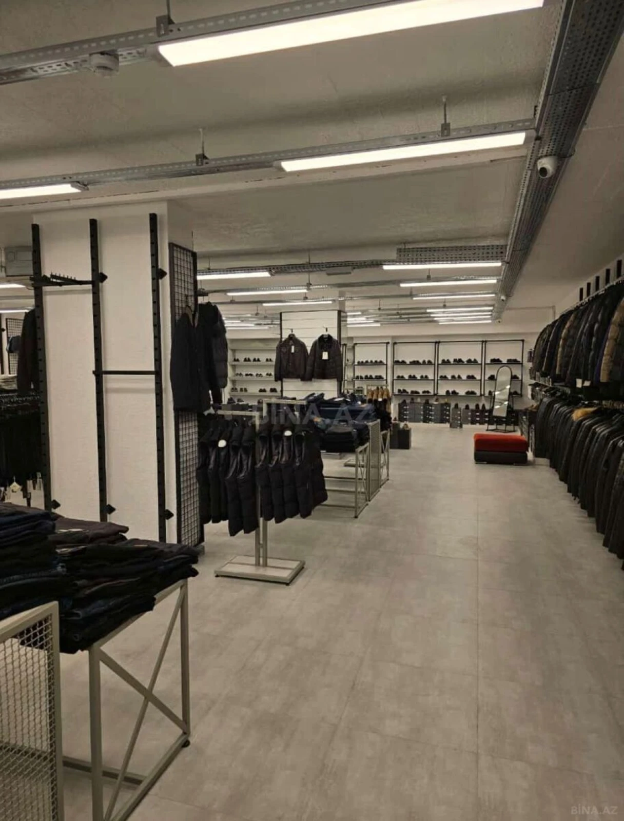 Satılır obyekt 1000 m²