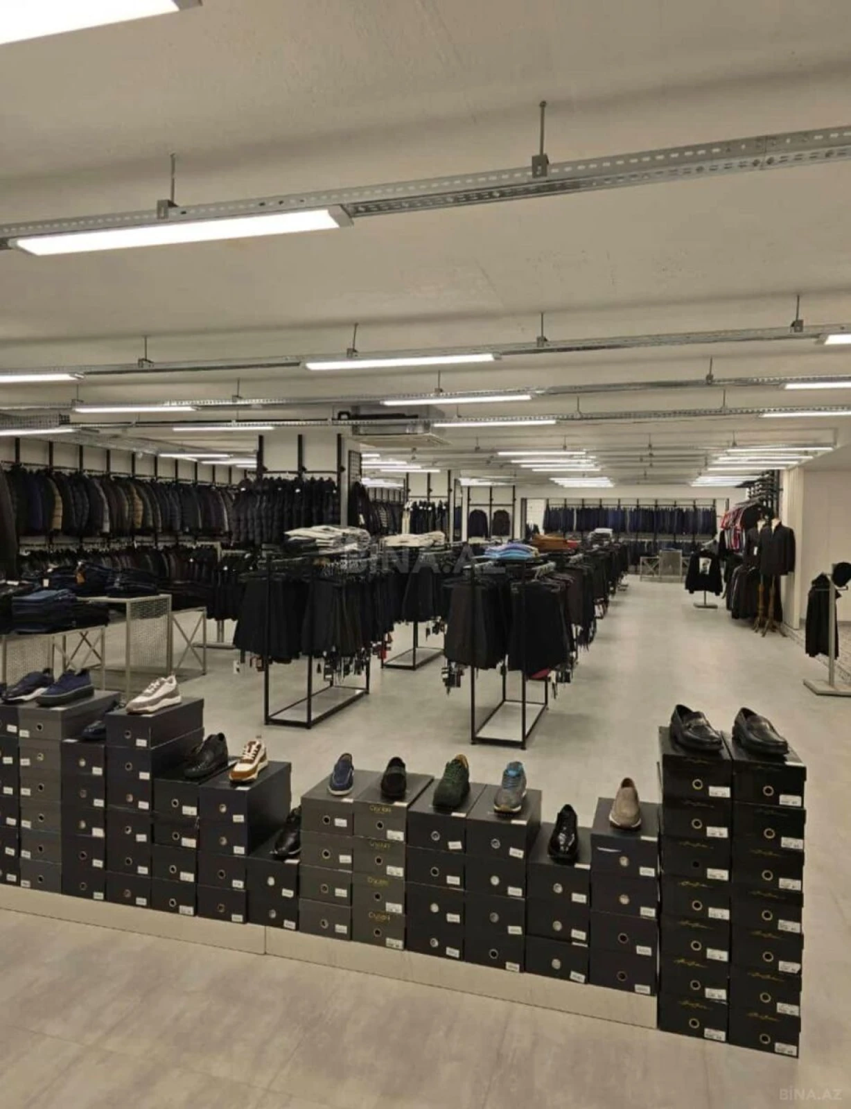 Satılır obyekt 1000 m²