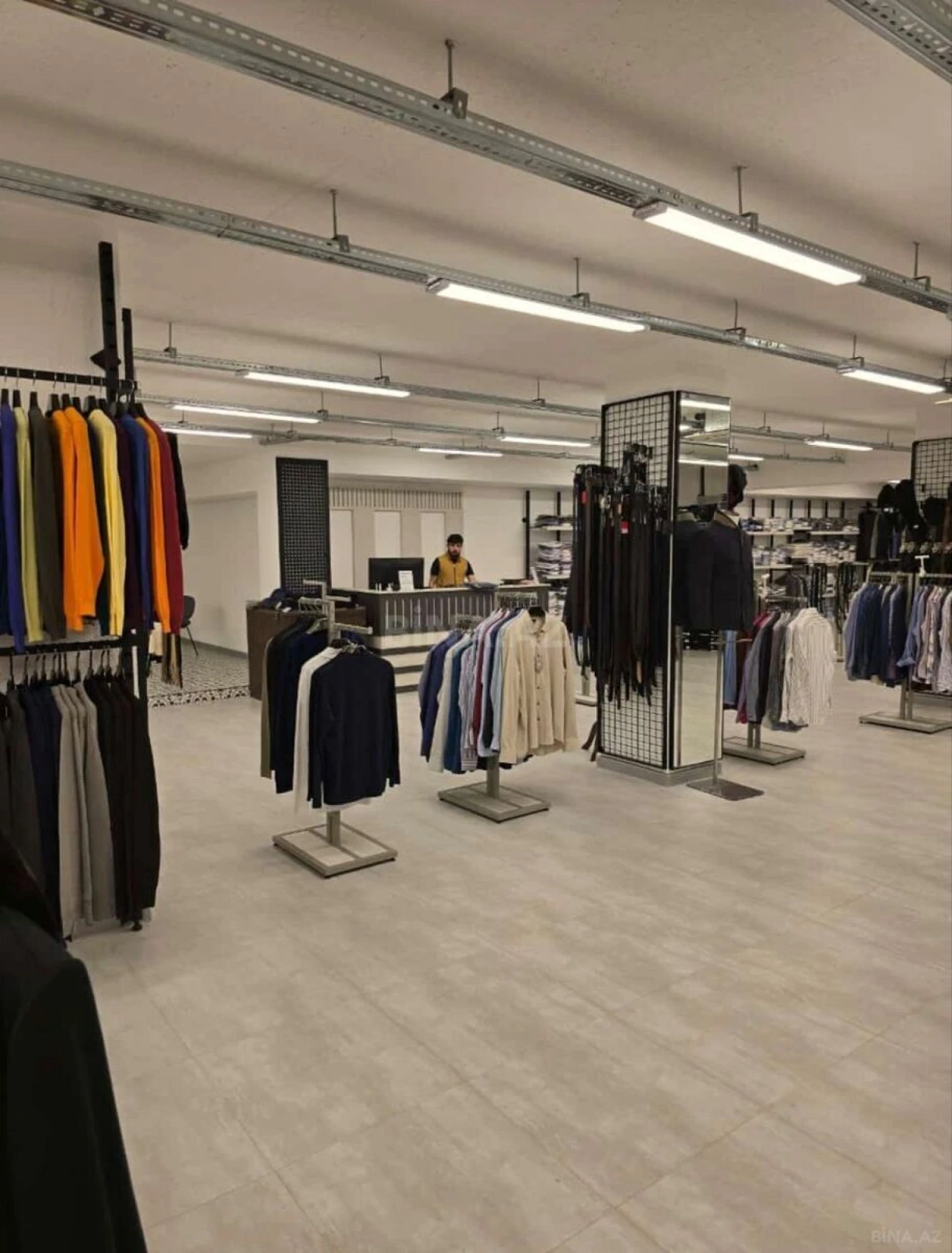 Satılır obyekt 1000 m²