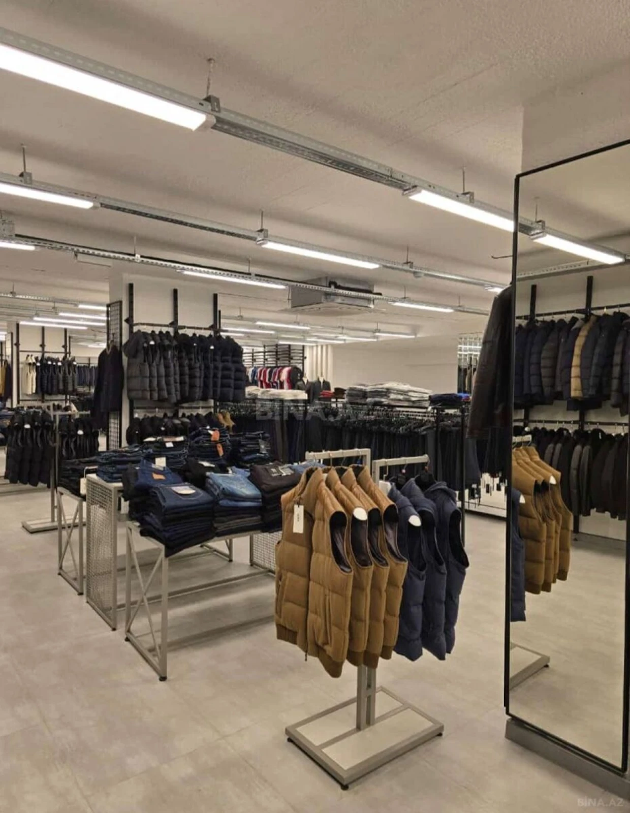 Satılır obyekt 1000 m²