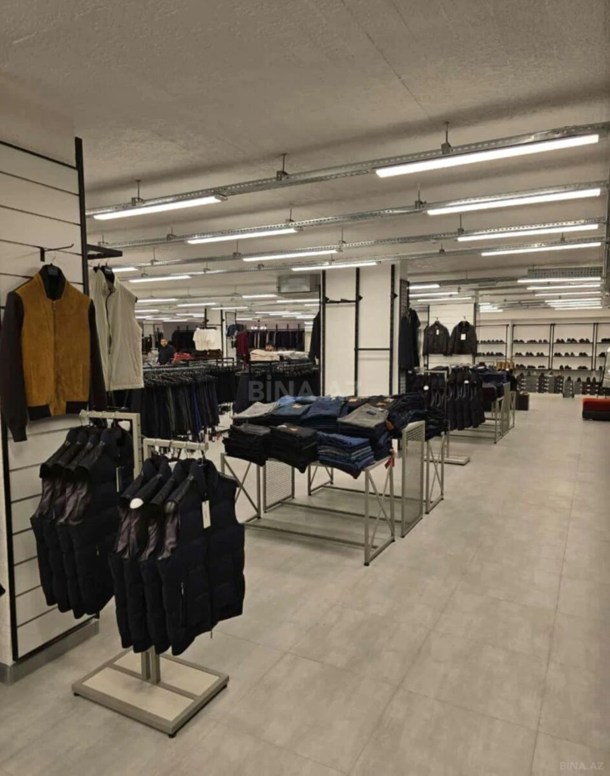 Satılır obyekt 1000 m²