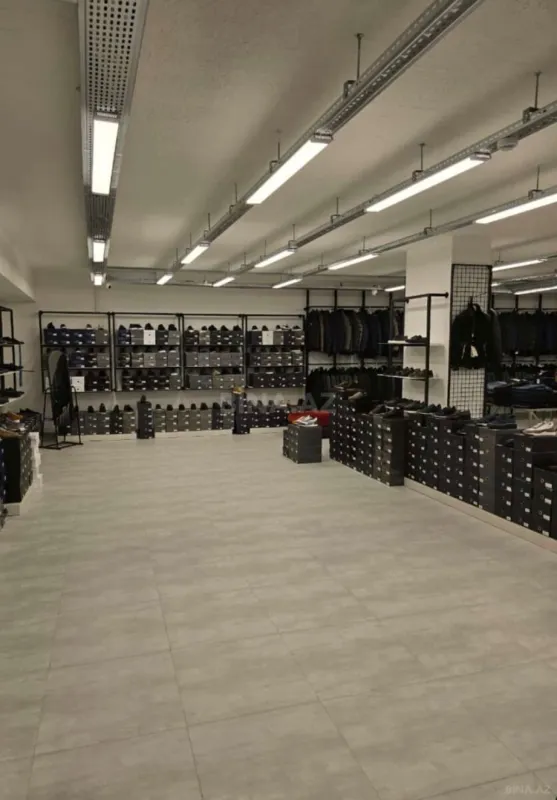 Satılır obyekt 1000 m²