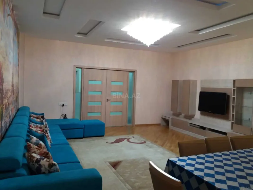 Satılır 3 otaqlı mənzil 125 m²