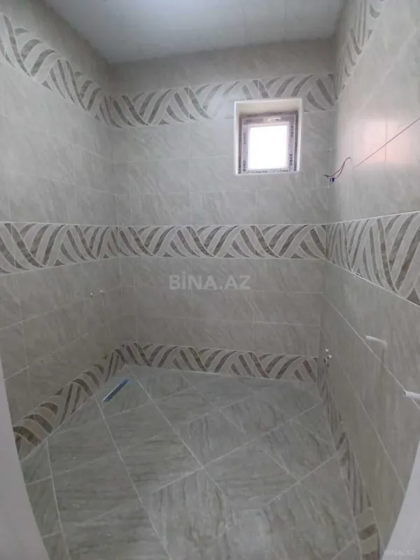 Satılır 7 otaqlı həyət evi 240 m²