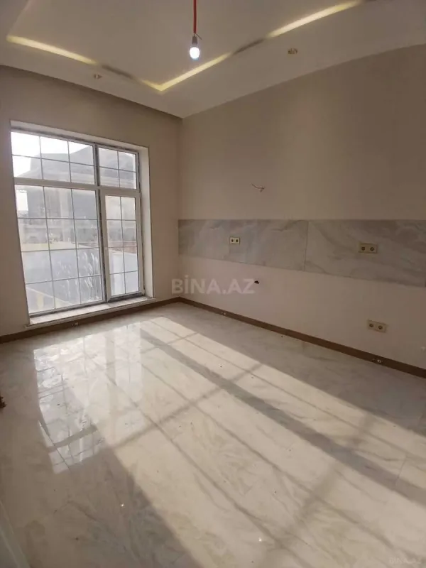 Satılır 7 otaqlı həyət evi 240 m²