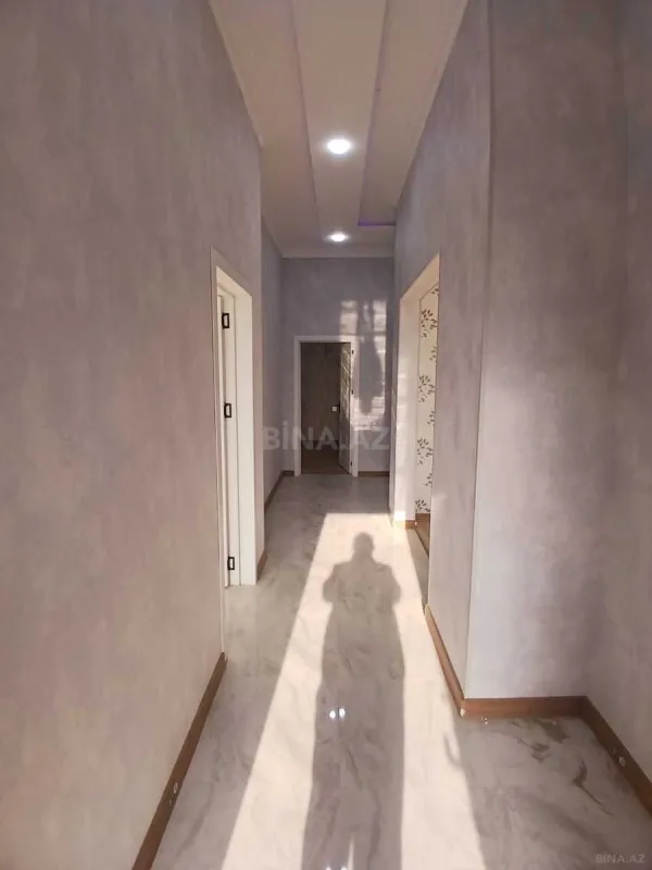 Satılır 7 otaqlı həyət evi 240 m²