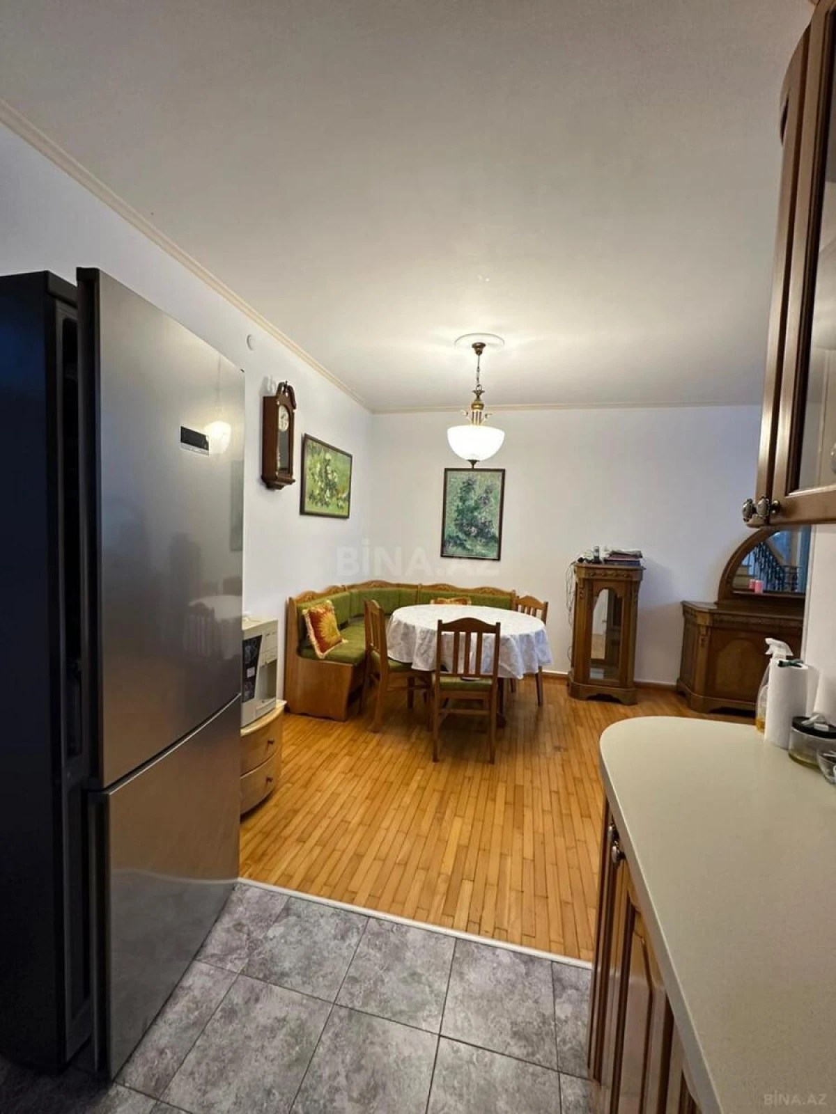 Kirayə verilir 6 otaqlı mənzil 220 m²