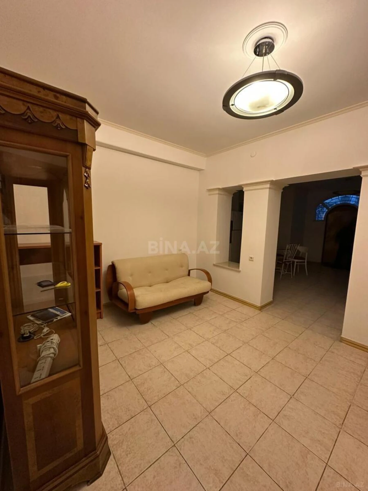 Kirayə verilir 6 otaqlı mənzil 220 m²