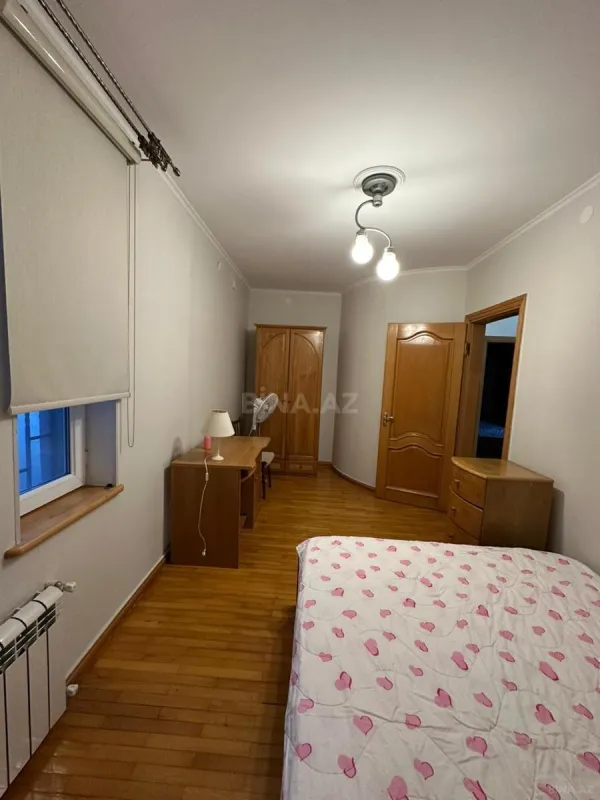 Kirayə verilir 6 otaqlı mənzil 220 m²