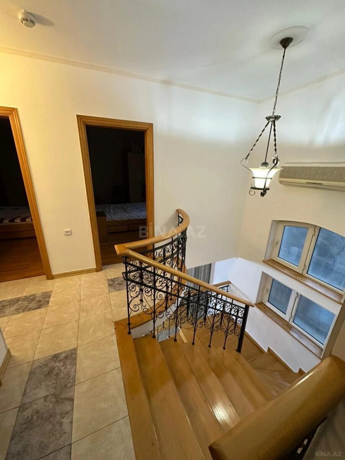 Kirayə verilir 6 otaqlı mənzil 220 m²