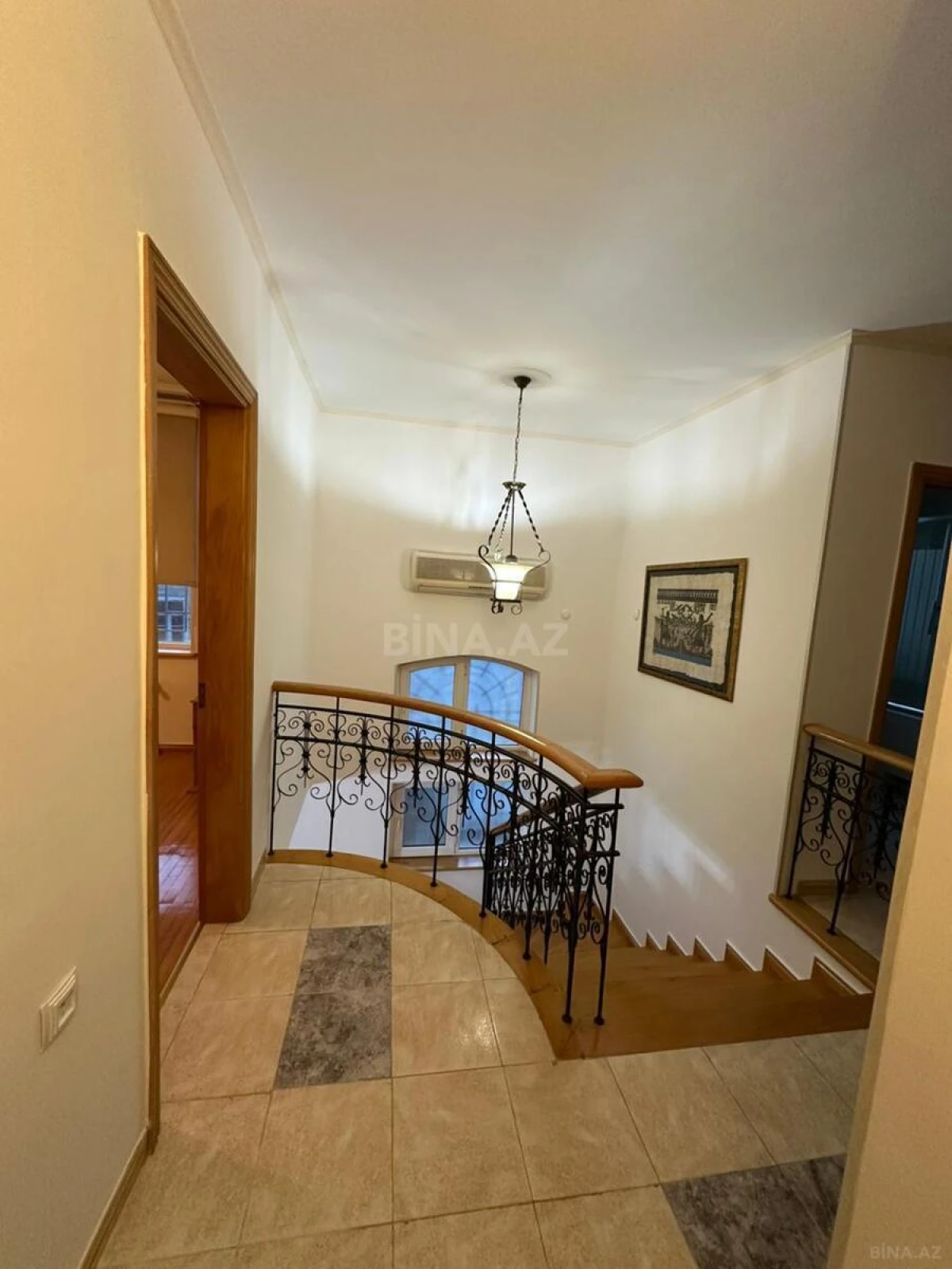 Kirayə verilir 6 otaqlı mənzil 220 m²