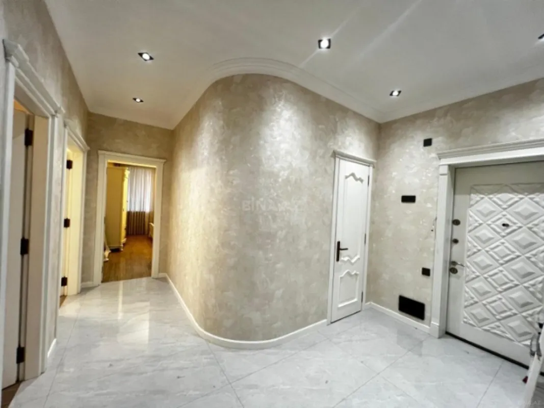 Satılır 3 otaqlı mənzil 117 m²