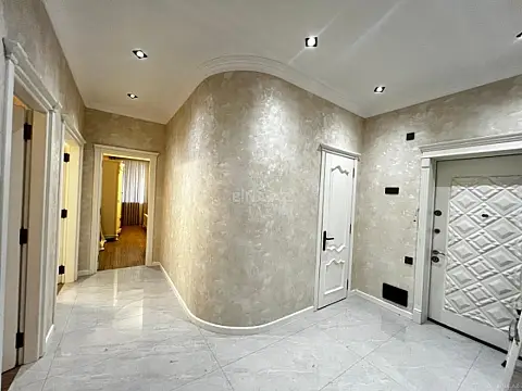 Satılır 3 otaqlı mənzil 117 m²