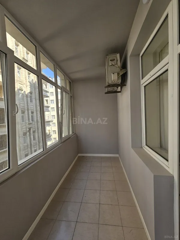 Satılır 3 otaqlı mənzil 117 m²