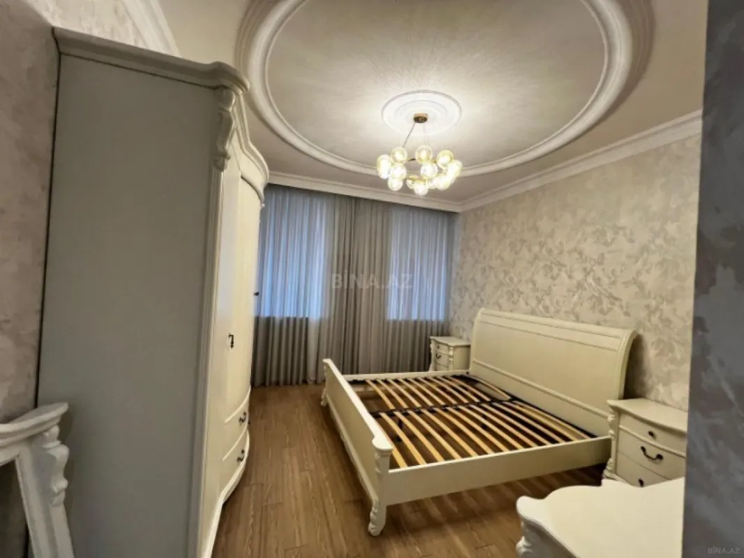 Satılır 3 otaqlı mənzil 117 m²