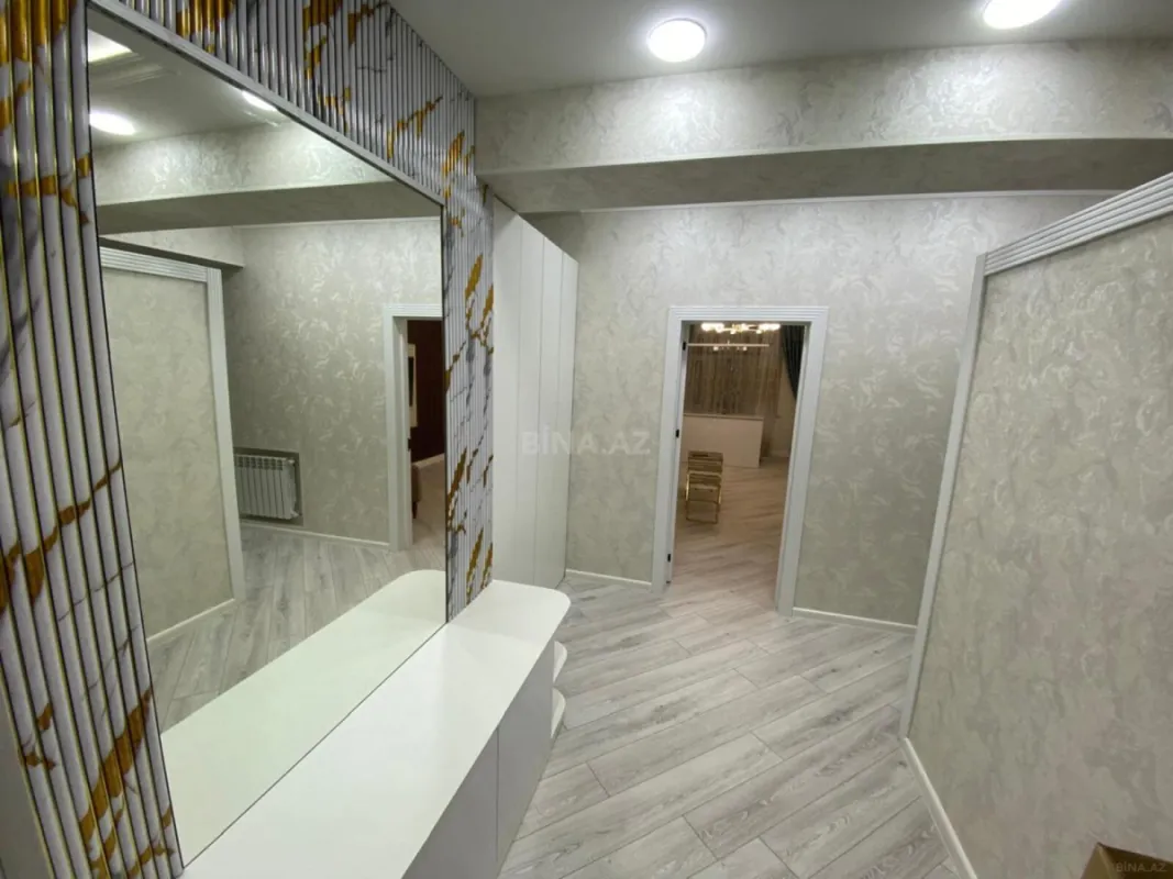 Satılır 2 otaqlı mənzil 81 m²