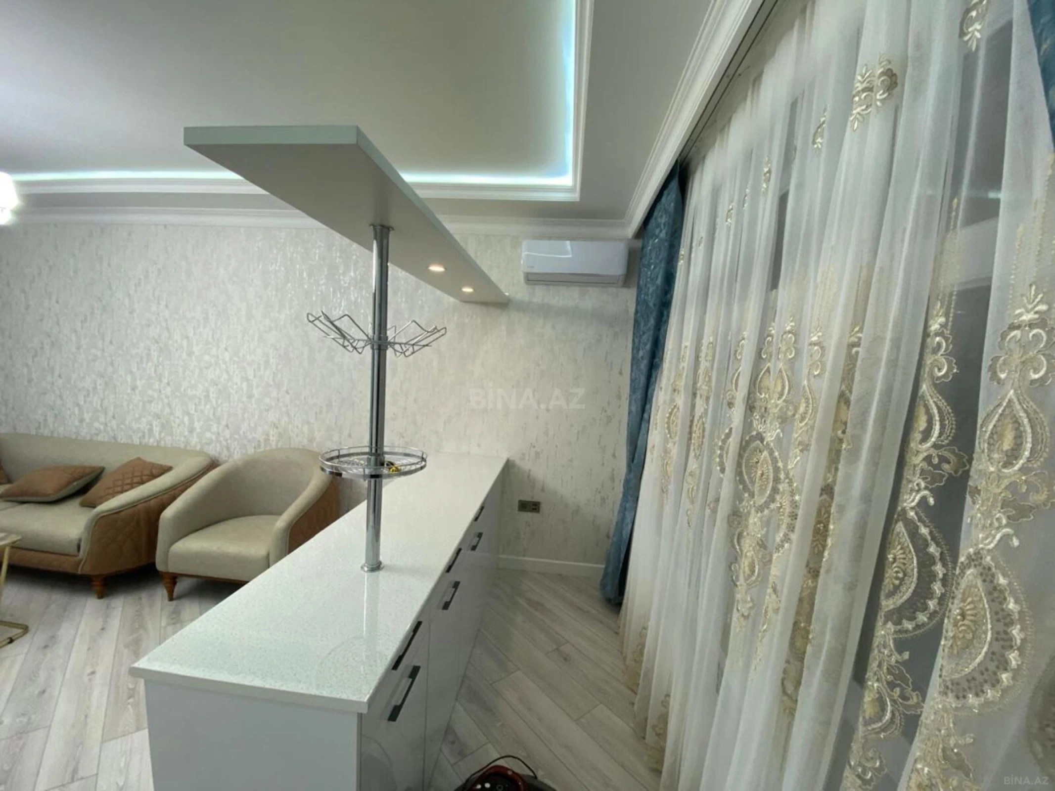 Satılır 2 otaqlı mənzil 81 m²