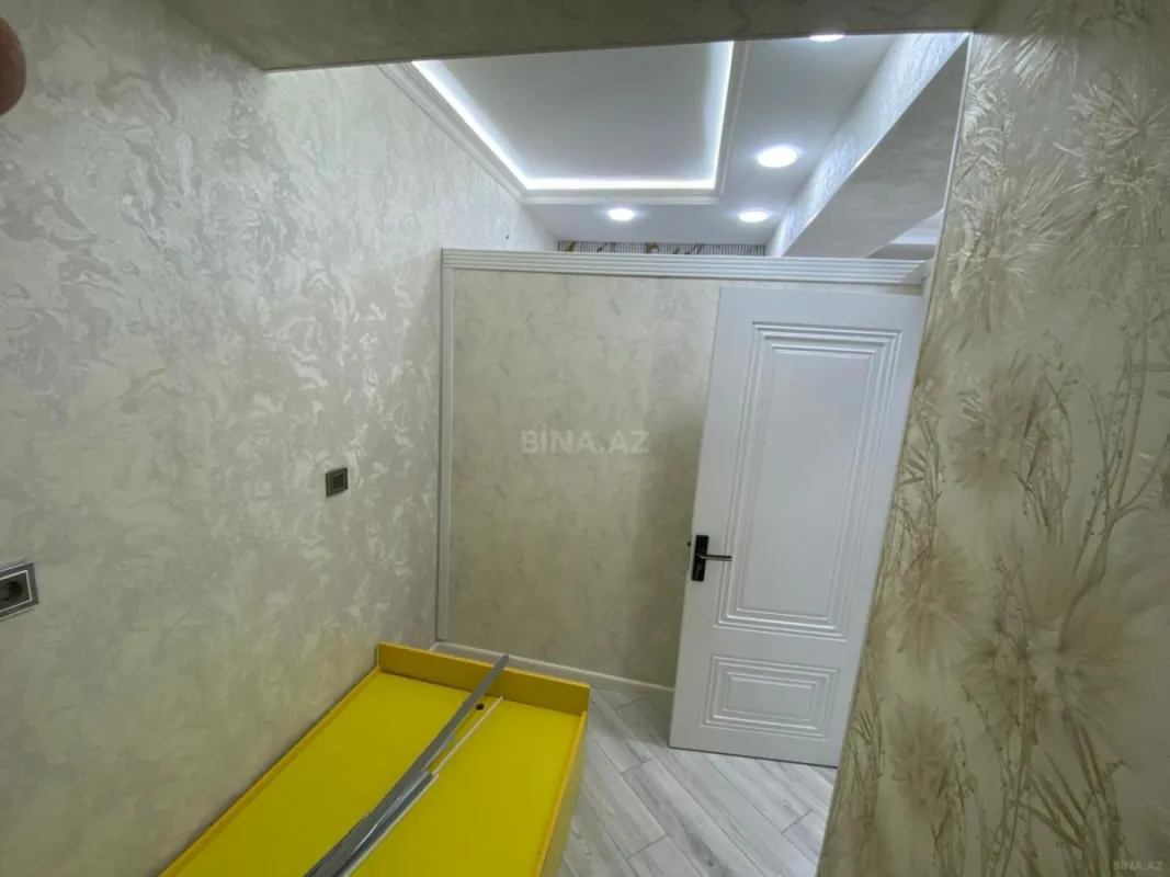 Satılır 2 otaqlı mənzil 81 m²