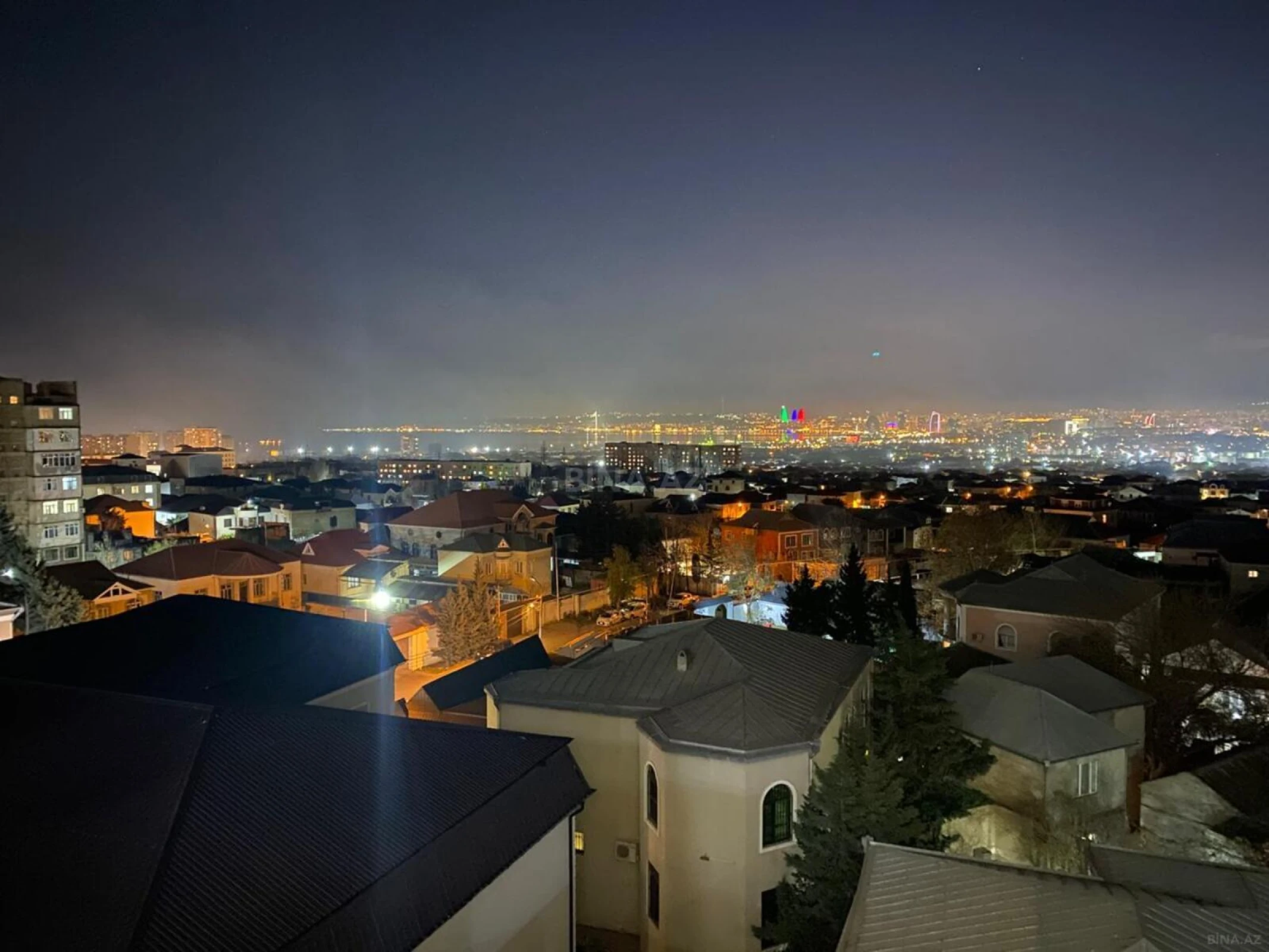 Satılır 2 otaqlı mənzil 81 m²