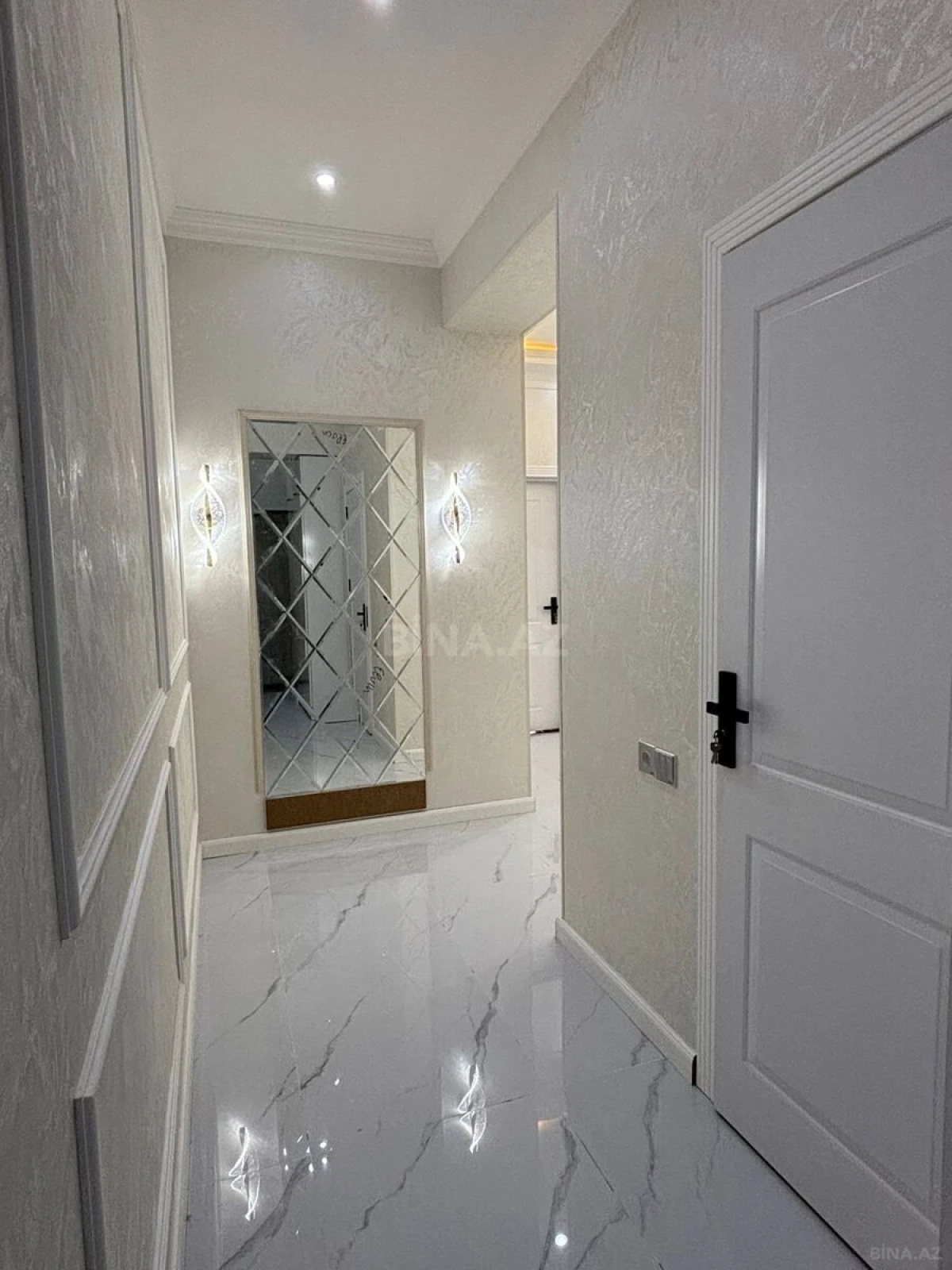 Satılır 3 otaqlı mənzil 82 m²