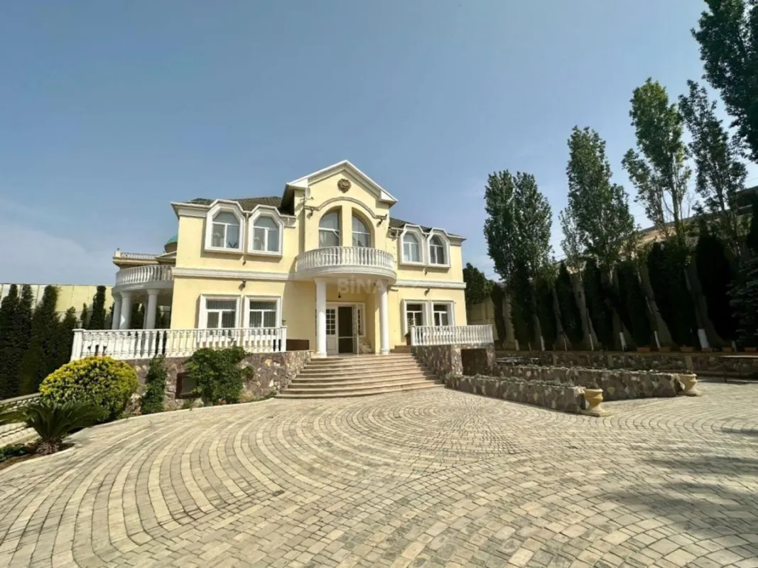 Kirayə verilir 6 otaqlı həyət evi 500 m²